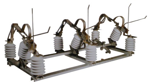 Seccionador-tripolar-a-cuerno